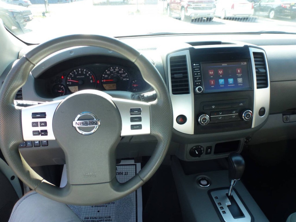2020 Nissan Frontier Image 9