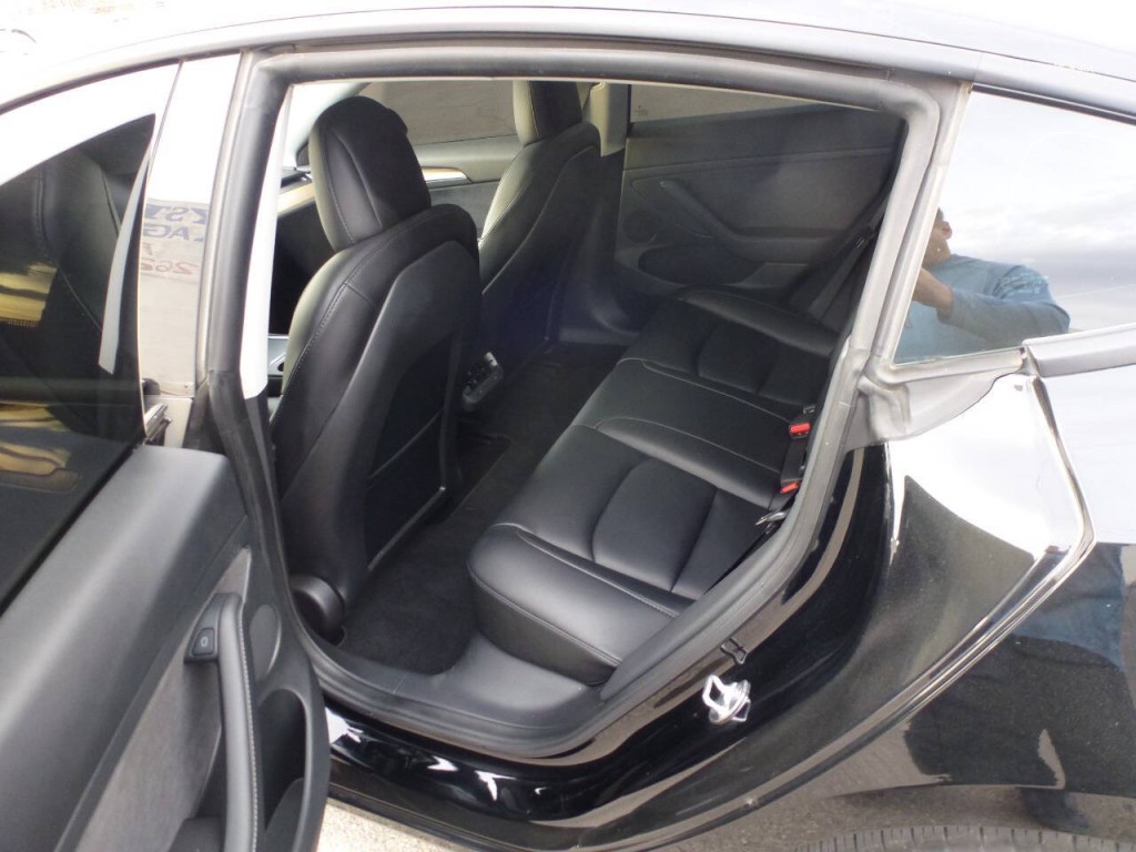 2022 Tesla Model 3 Image 7