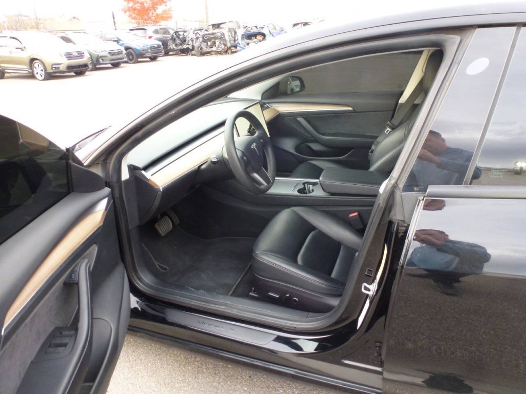 2022 Tesla Model 3 Image 8
