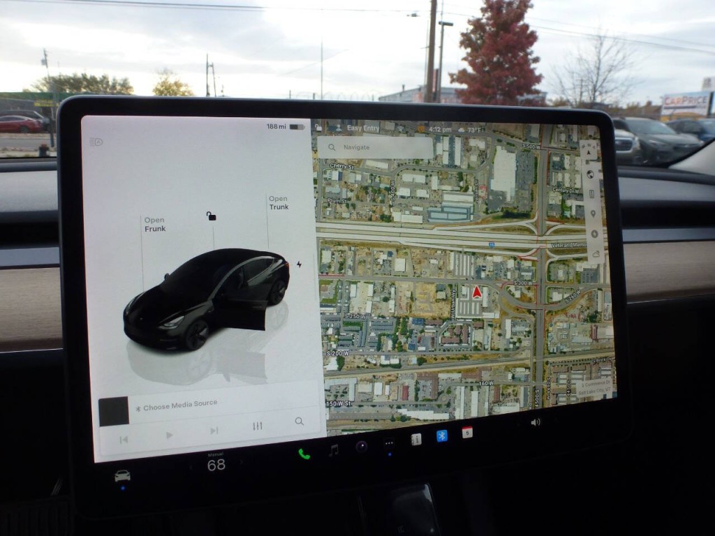 2022 Tesla Model 3 Image 10