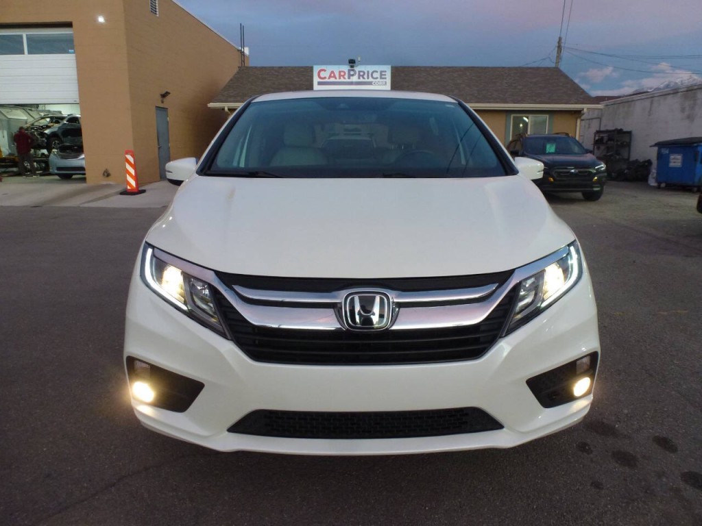 2019 Honda Odyssey Image 2