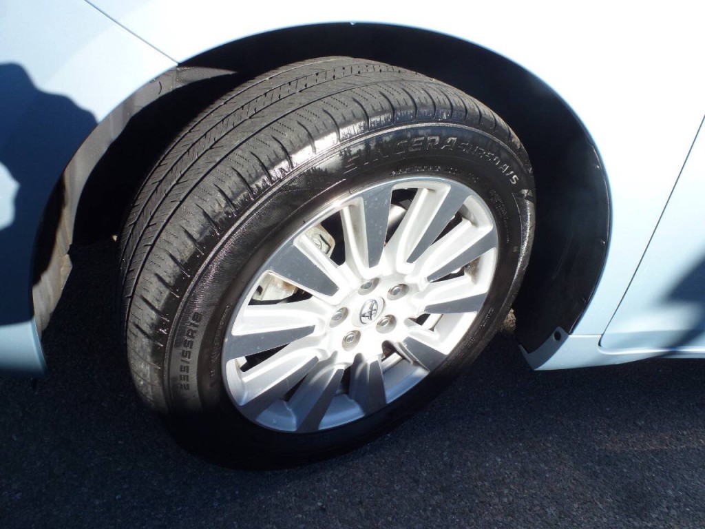 2017 Toyota Sienna Image 18