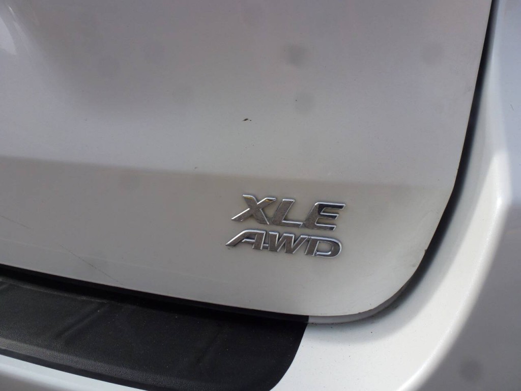 2017 Toyota Sienna Image 5