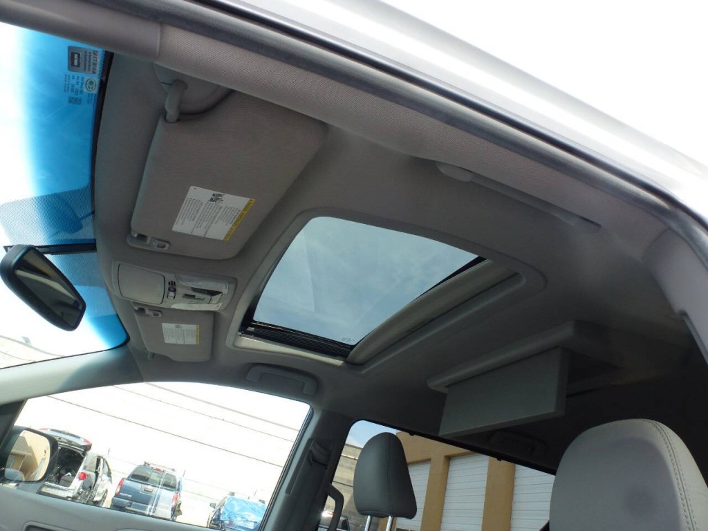 2017 Toyota Sienna Image 12