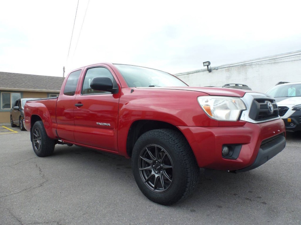 2015 Toyota Tacoma Image 3