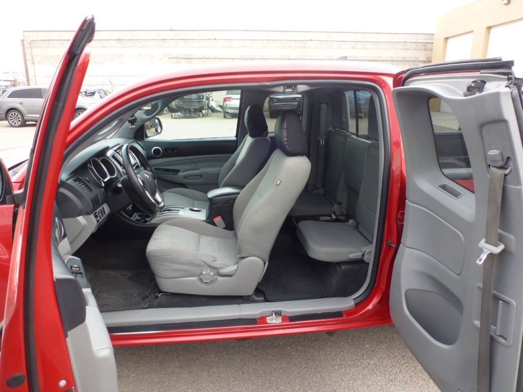 2015 Toyota Tacoma Image 8