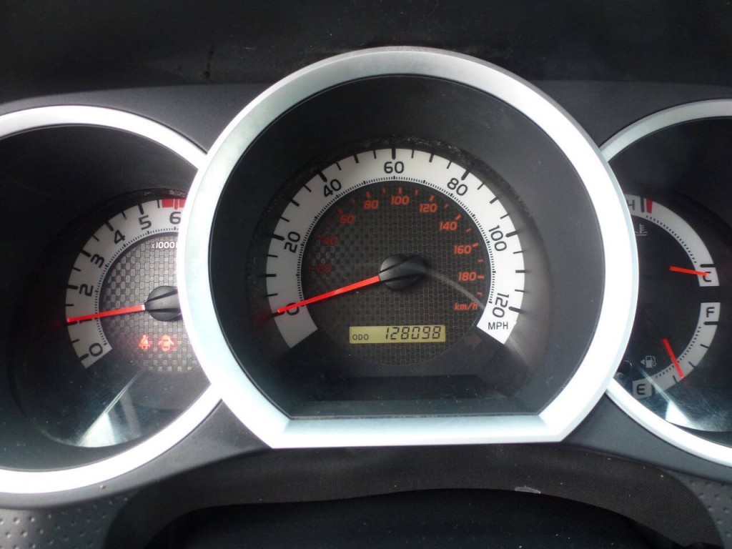 2015 Toyota Tacoma Image 9