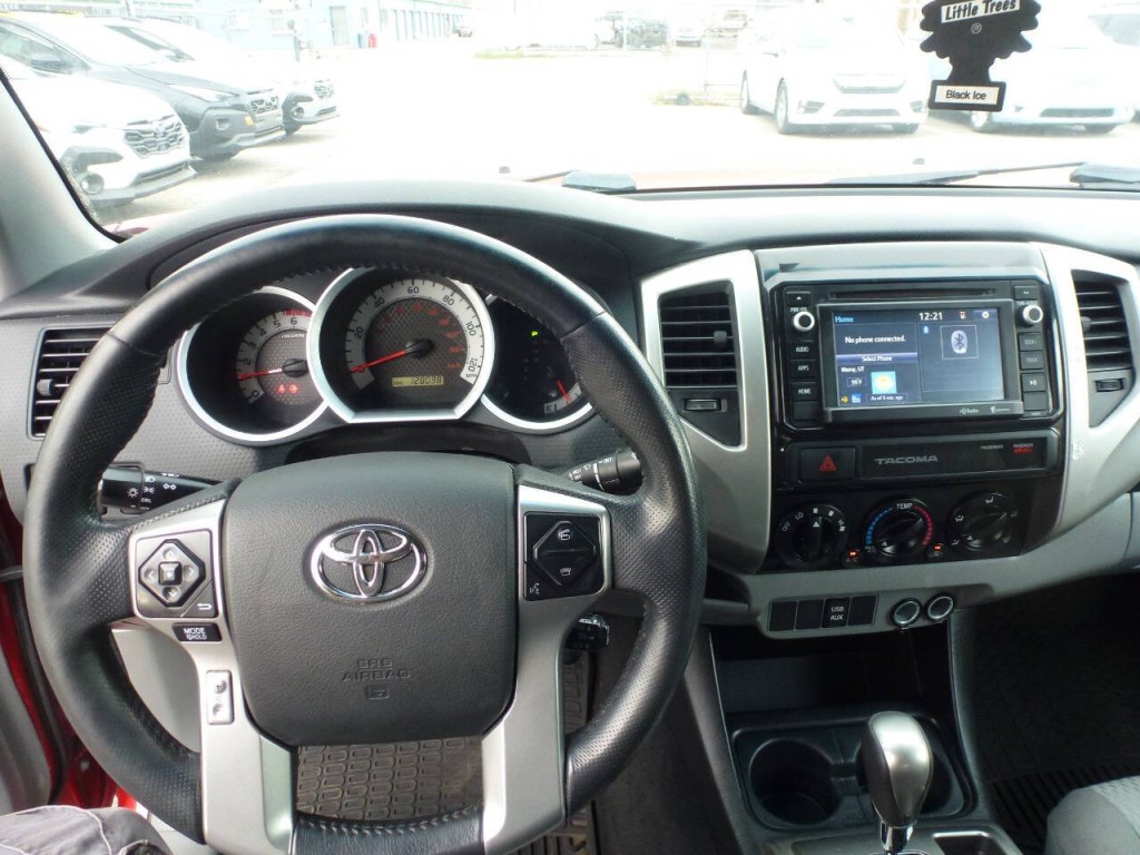 2015 Toyota Tacoma Image 10
