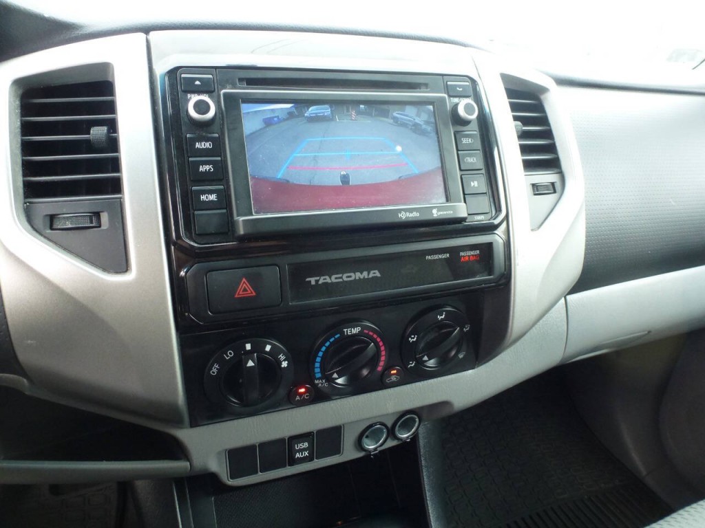 2015 Toyota Tacoma Image 11
