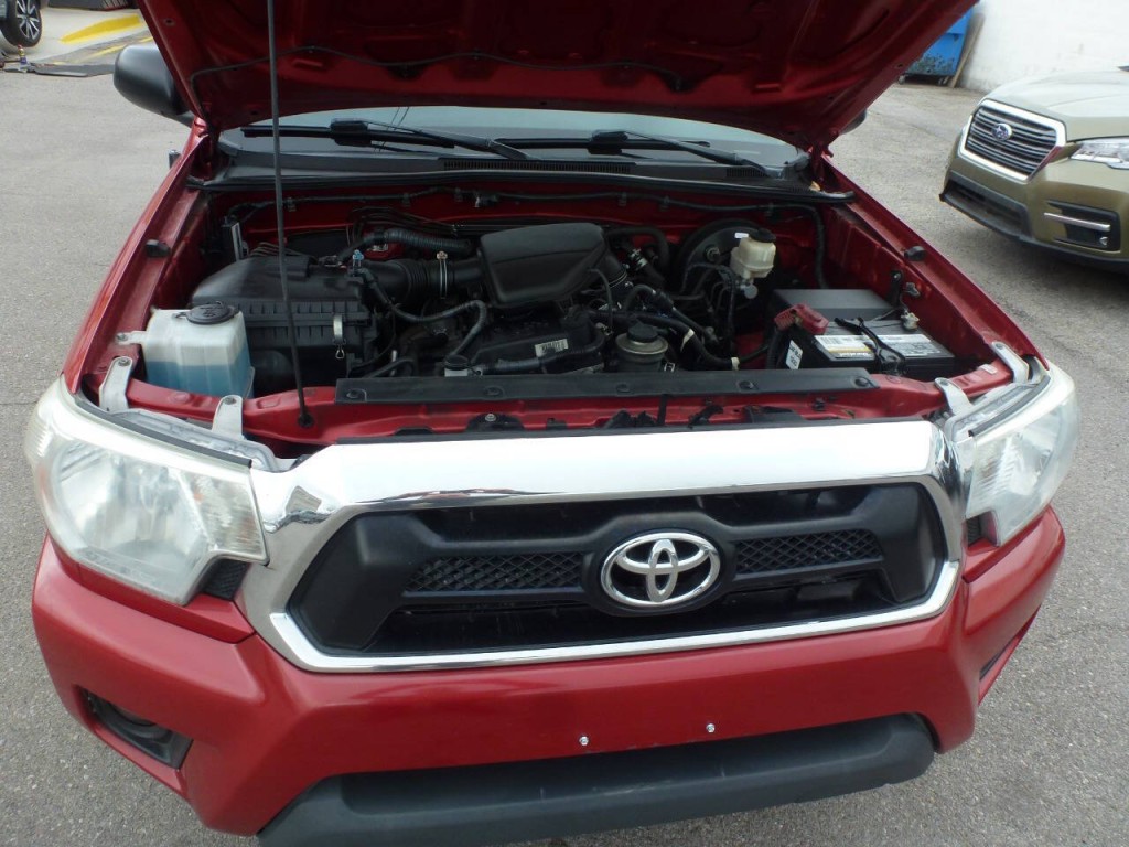 2015 Toyota Tacoma Image 13
