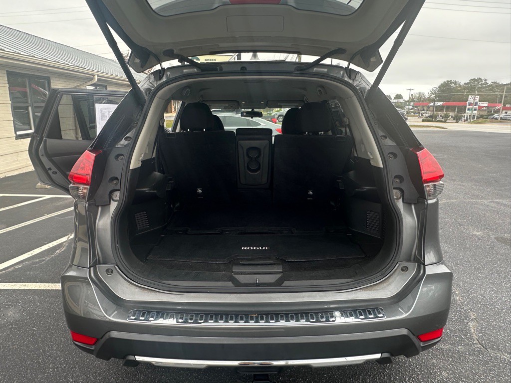 2017 Nissan Rogue Image 11