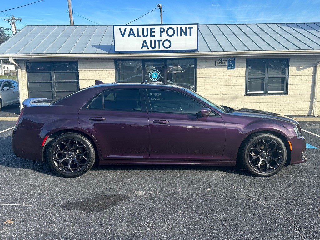 2020 Chrysler 300 Image 1