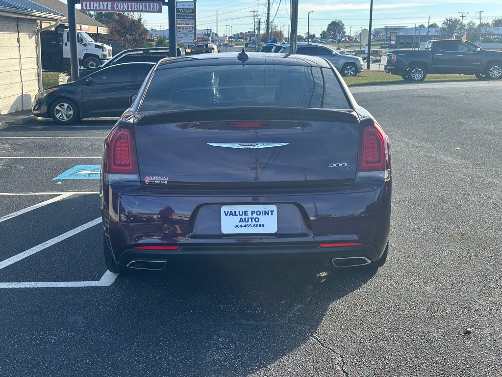 2020 Chrysler 300 Image 4