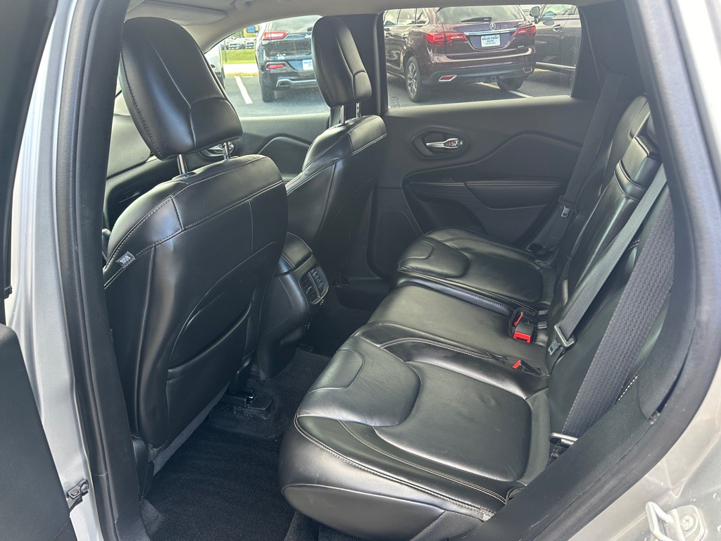 2015 Jeep Cherokee Image 9