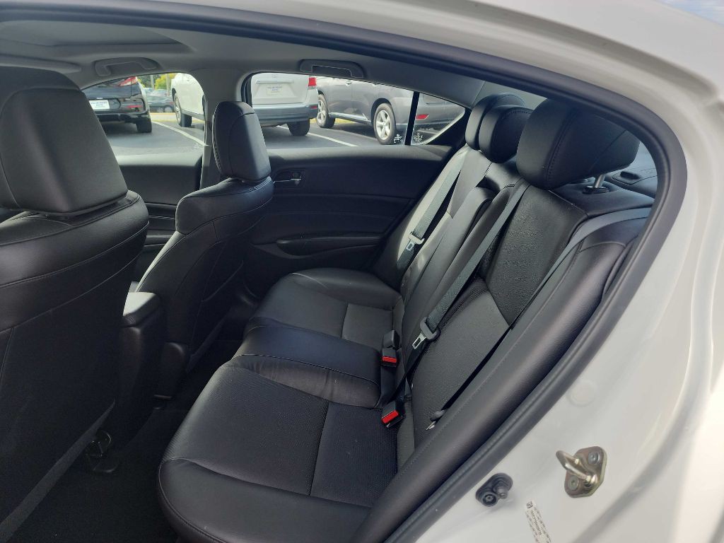 2017 Acura ILX Image 6