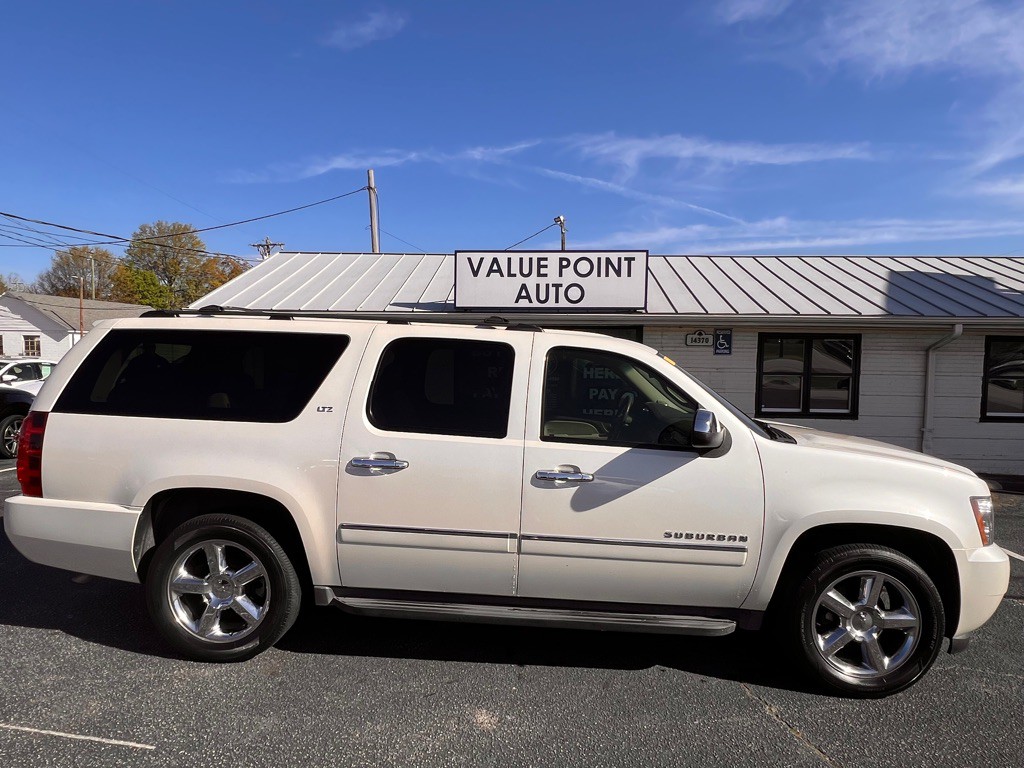 2013 Chevrolet Suburban Image 1