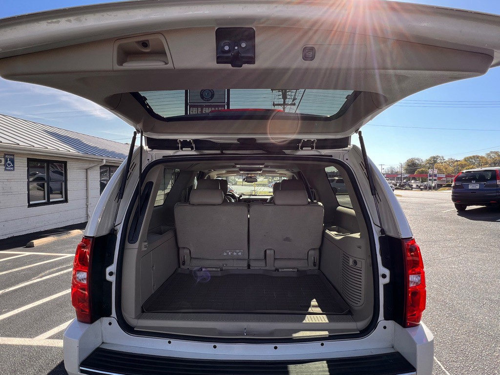2013 Chevrolet Suburban Image 5