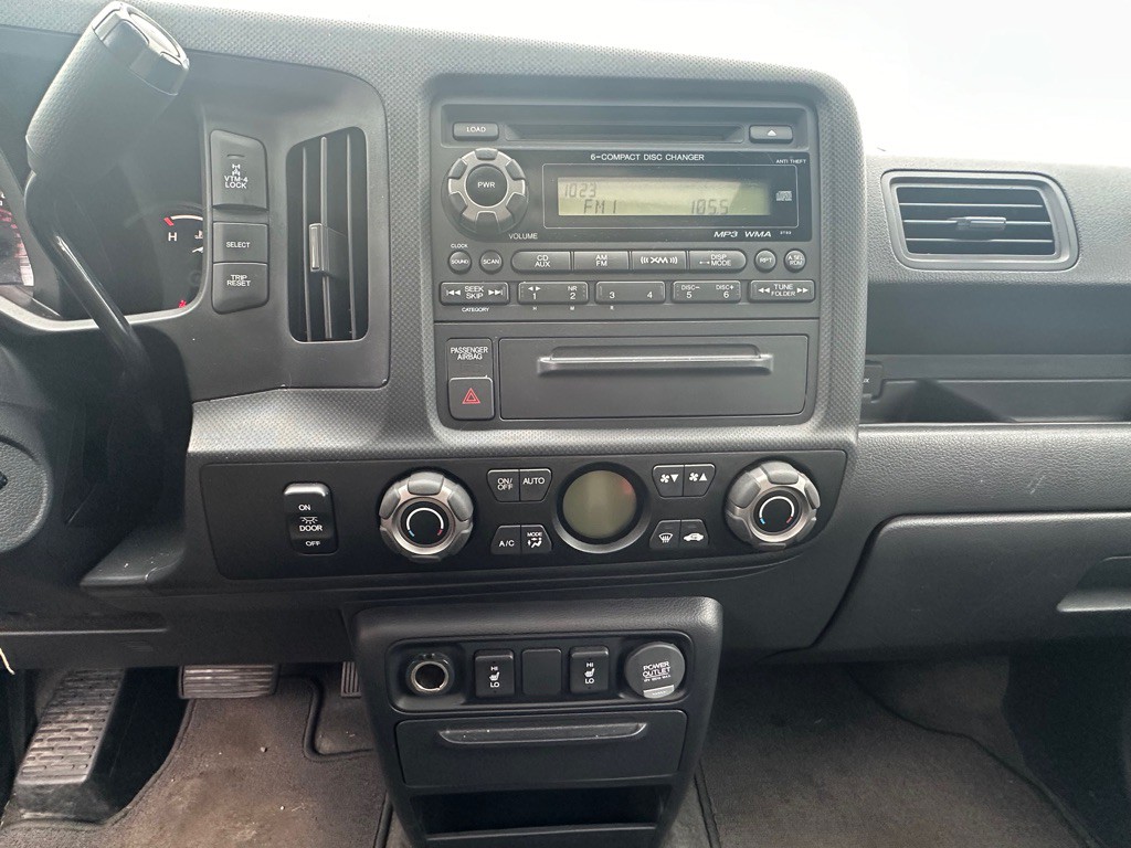 2013 Honda Ridgeline Image 8