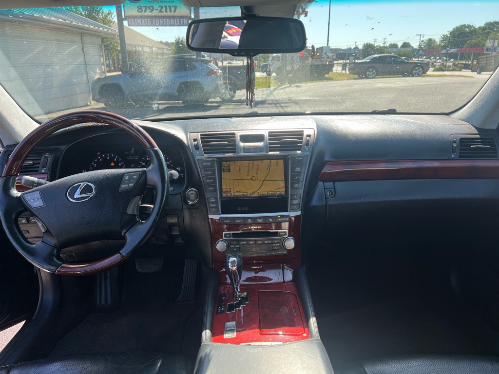2012 Lexus LS 460 Image 8