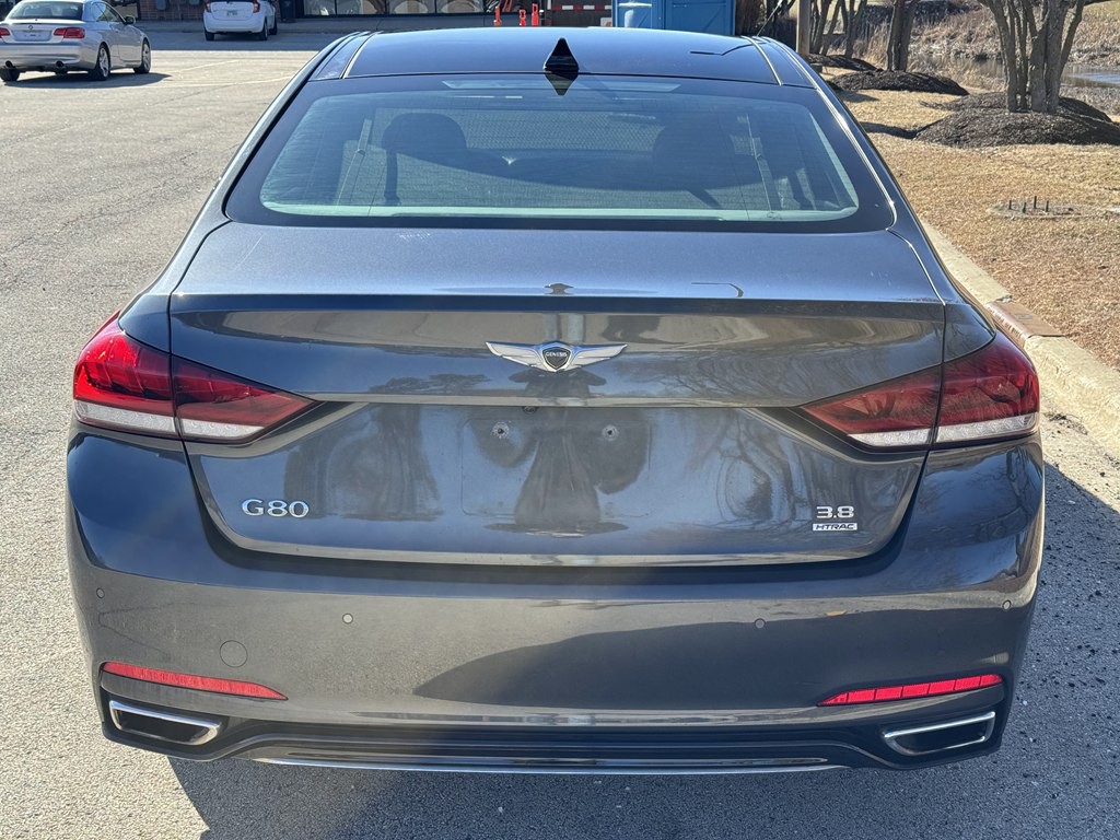 2018 Genesis G80 Image 8
