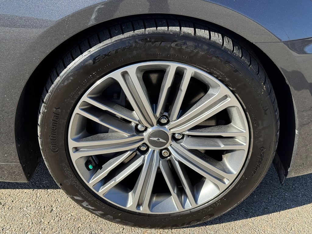 2018 Genesis G80 Image 9