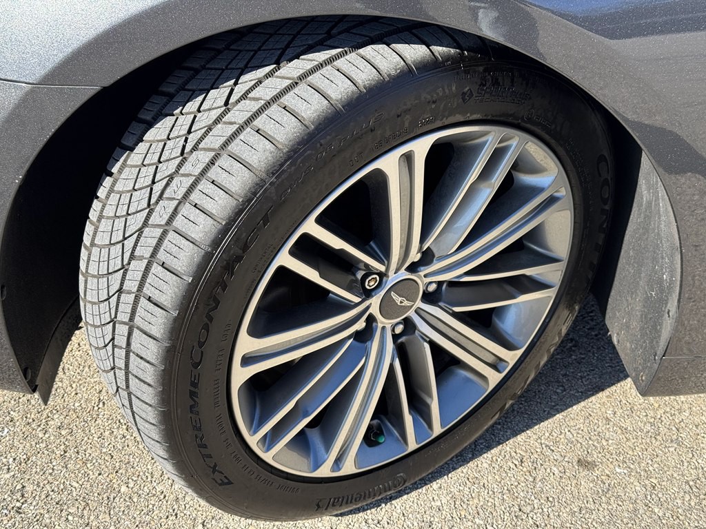 2018 Genesis G80 Image 10