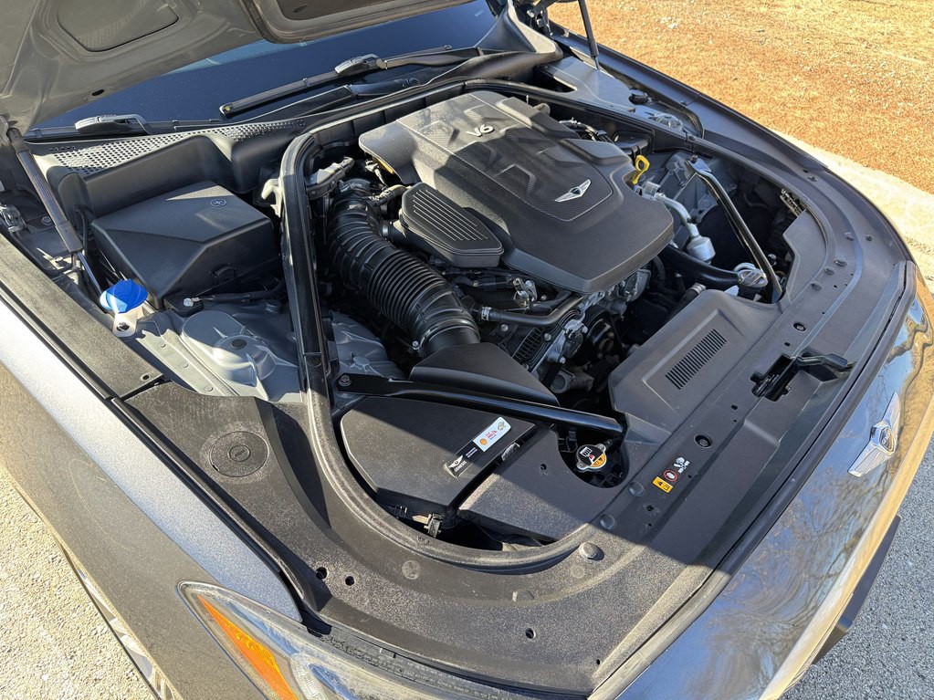 2018 Genesis G80 Image 11