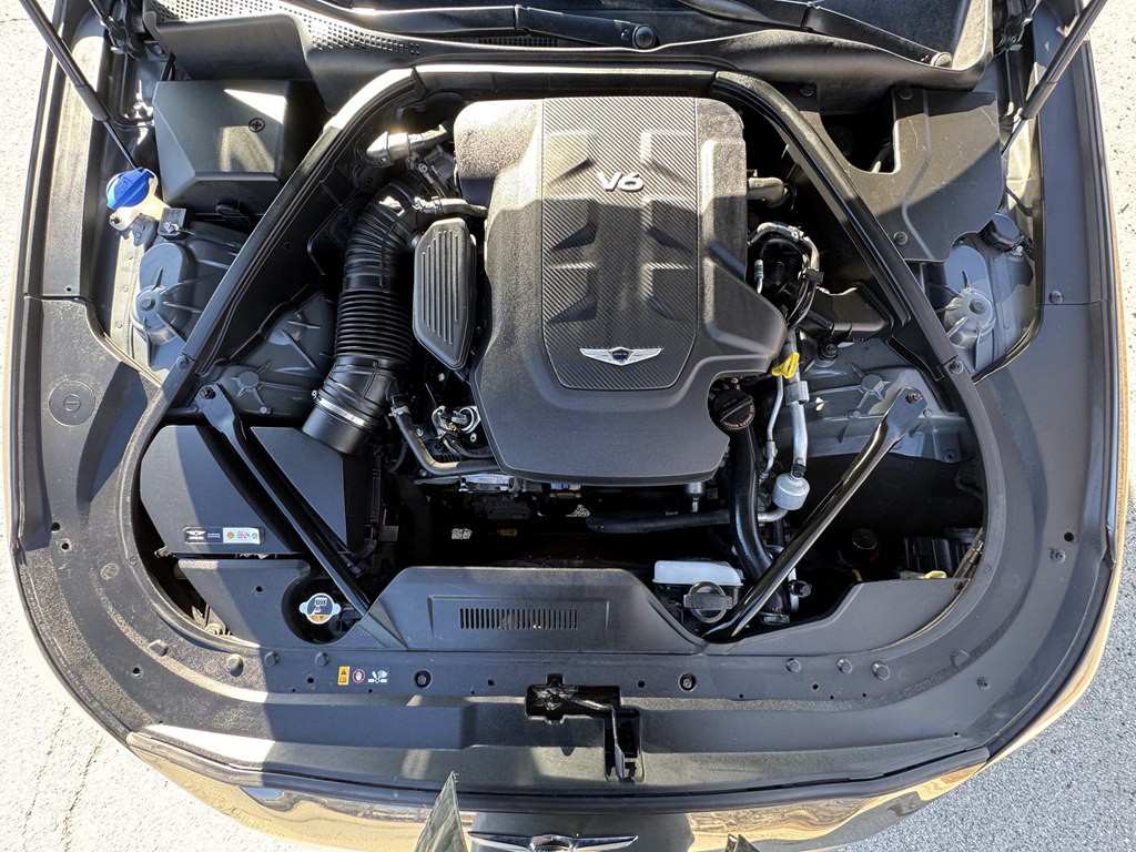 2018 Genesis G80 Image 12