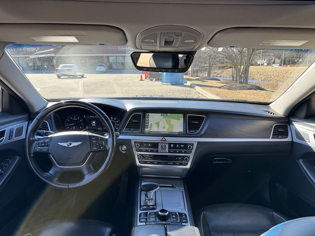 2018 Genesis G80 Image 17