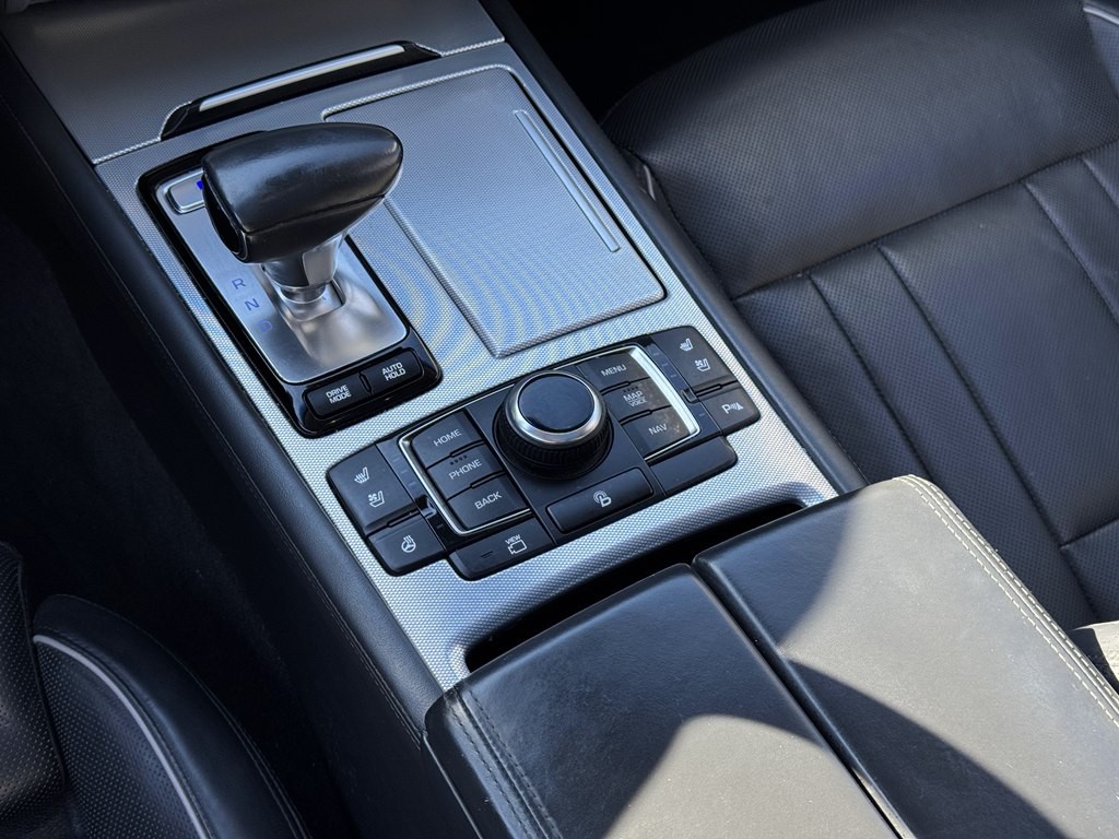 2018 Genesis G80 Image 24