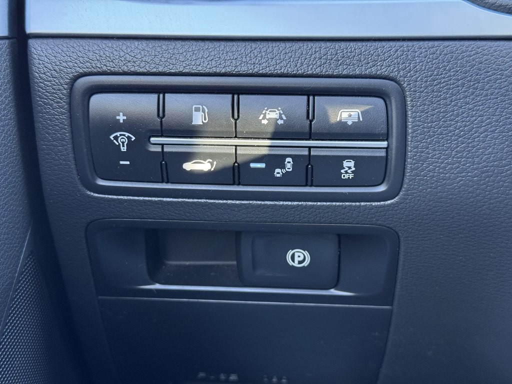 2018 Genesis G80 Image 34