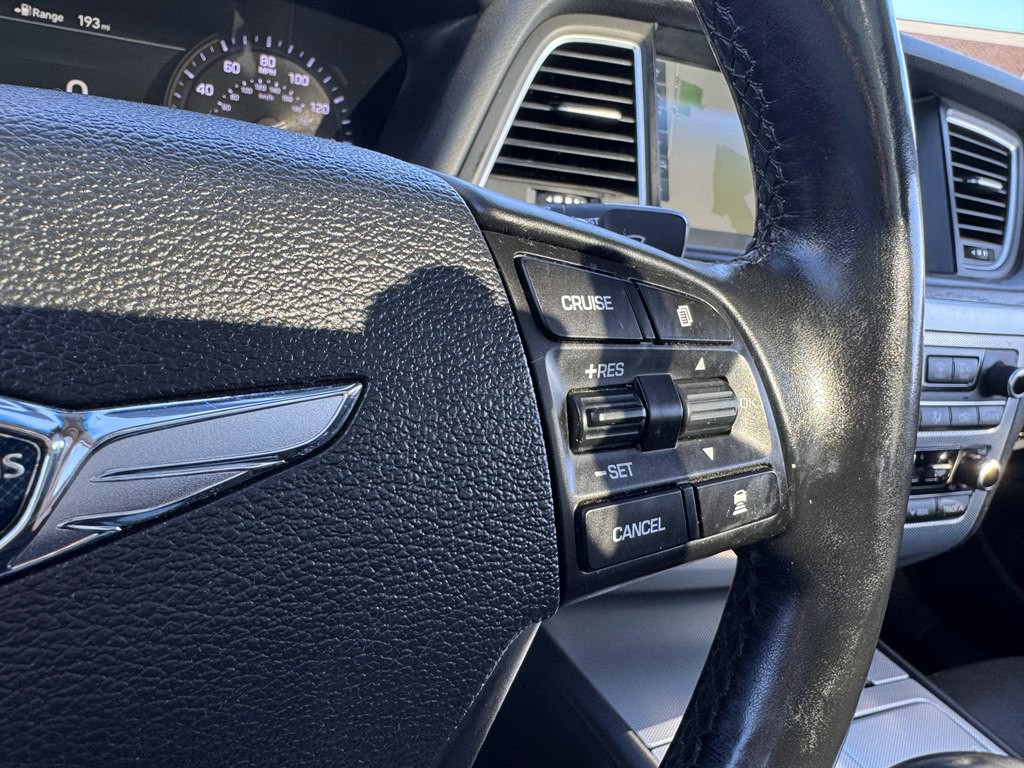 2018 Genesis G80 Image 37
