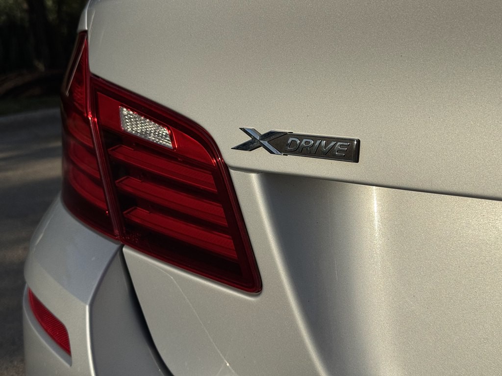 2015 BMW 5 Series Image 9