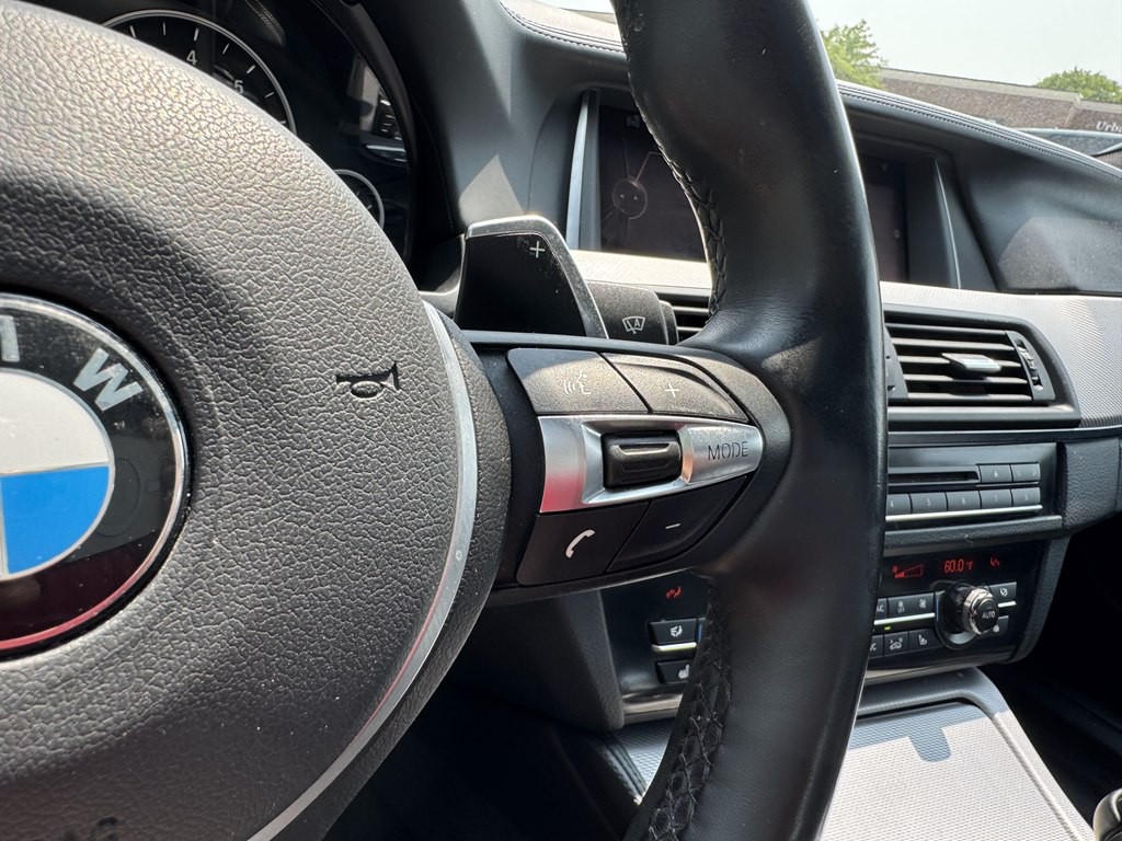 2015 BMW 5 Series Image 26