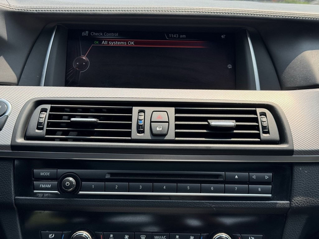 2015 BMW 5 Series Image 35