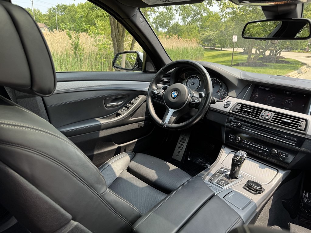 2015 BMW 5 Series Image 37