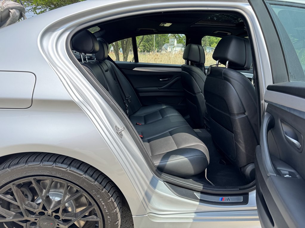 2015 BMW 5 Series Image 41