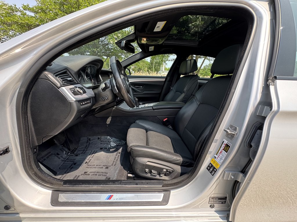 2015 BMW 5 Series Image 43
