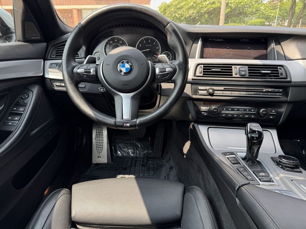 2015 BMW 5 Series Image 45