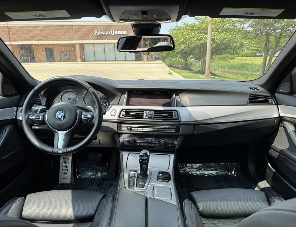 2015 BMW 5 Series Image 46