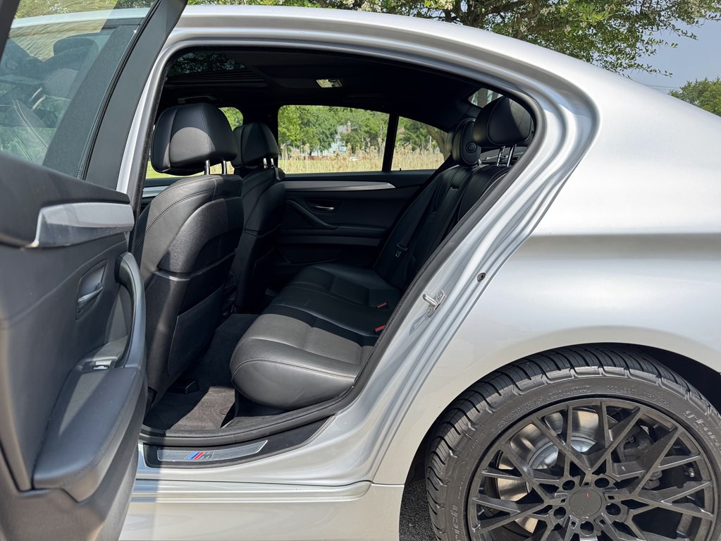 2015 BMW 5 Series Image 49