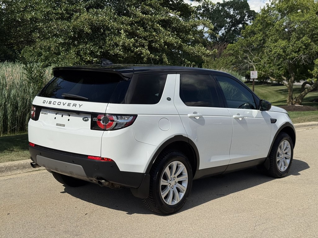 2019 Land Rover Discovery Sport Image 2
