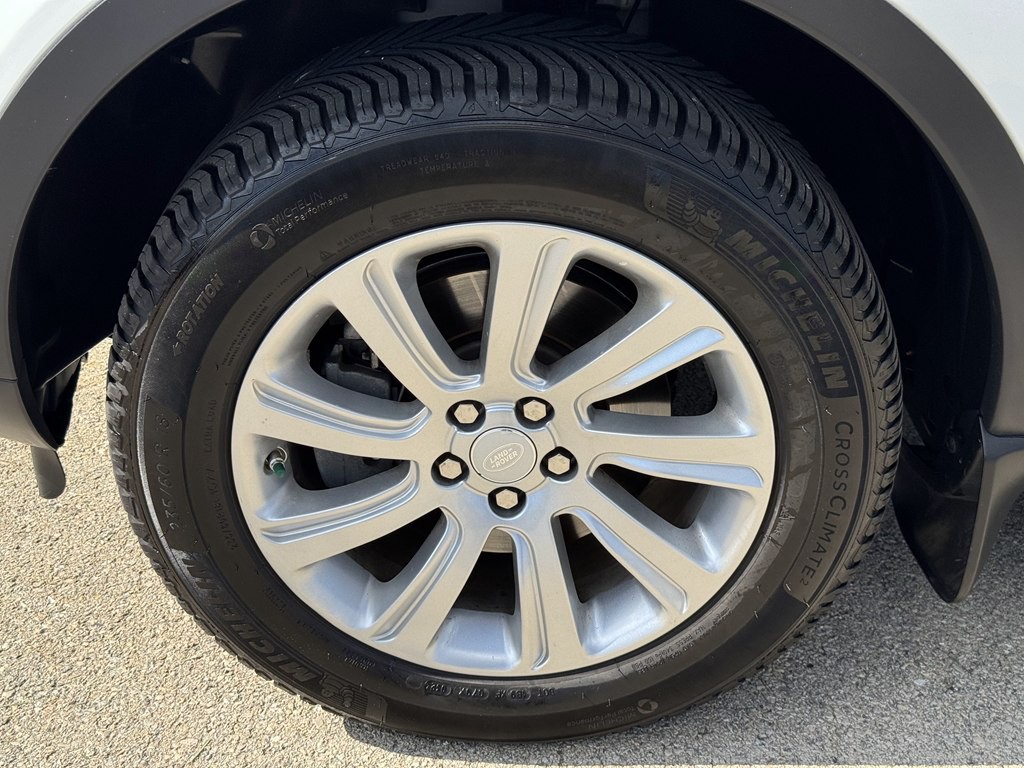 2019 Land Rover Discovery Sport Image 11