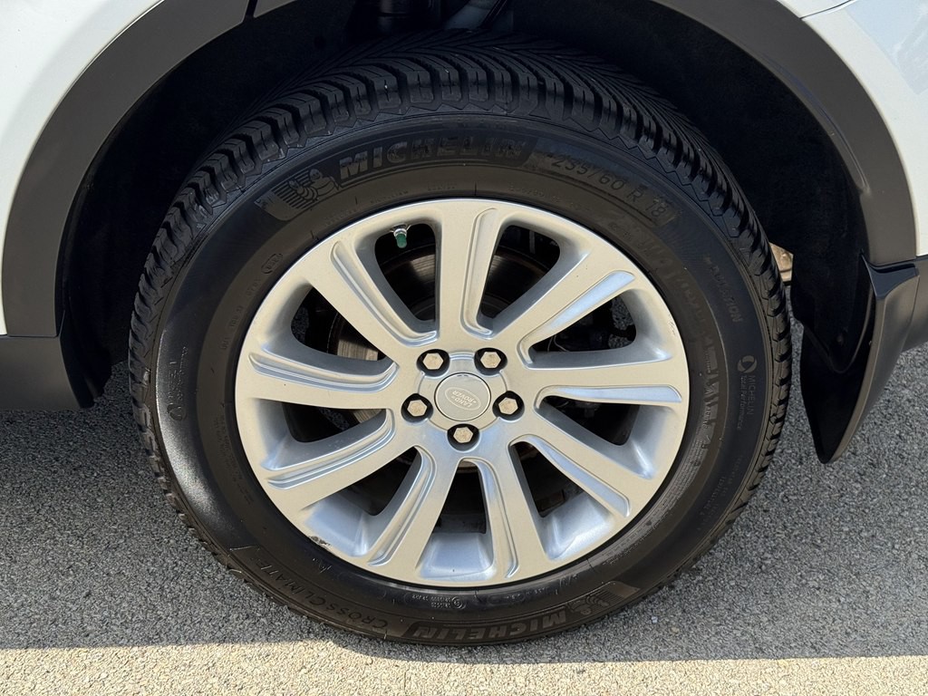 2019 Land Rover Discovery Sport Image 12