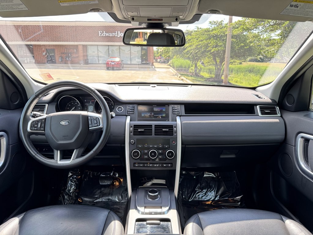 2019 Land Rover Discovery Sport Image 17
