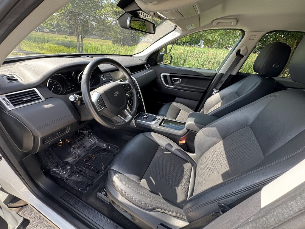 2019 Land Rover Discovery Sport Image 18