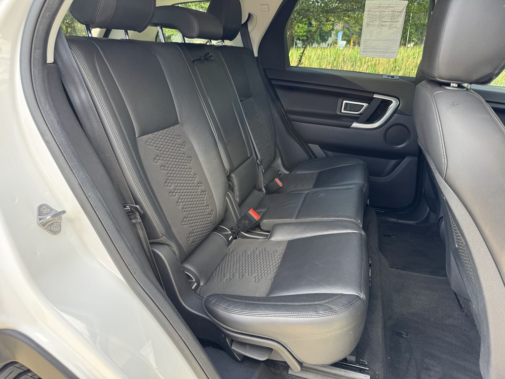 2019 Land Rover Discovery Sport Image 22