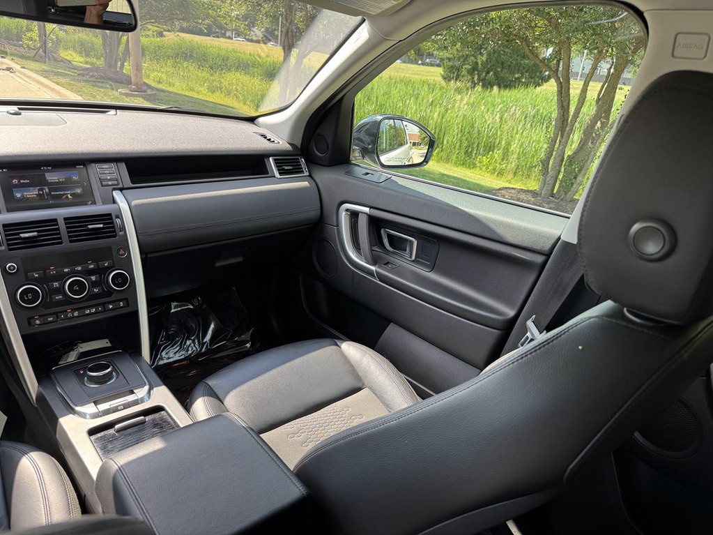 2019 Land Rover Discovery Sport Image 25