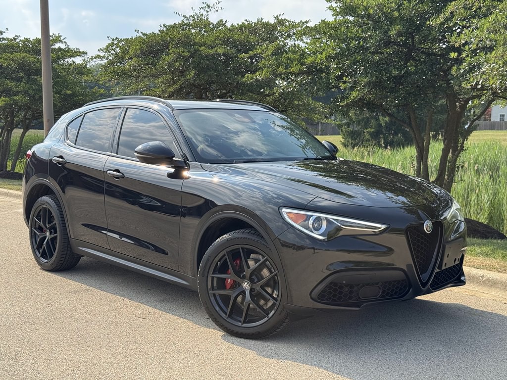 2020 Alfa Romeo Stelvio Image 3