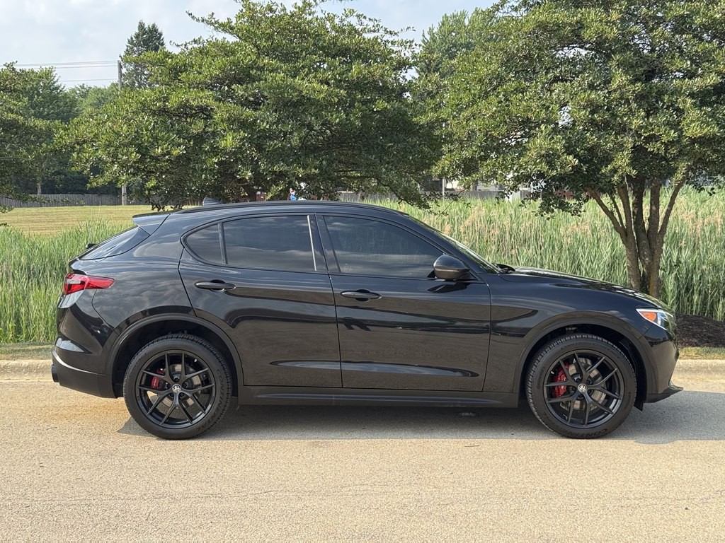 2020 Alfa Romeo Stelvio Image 5
